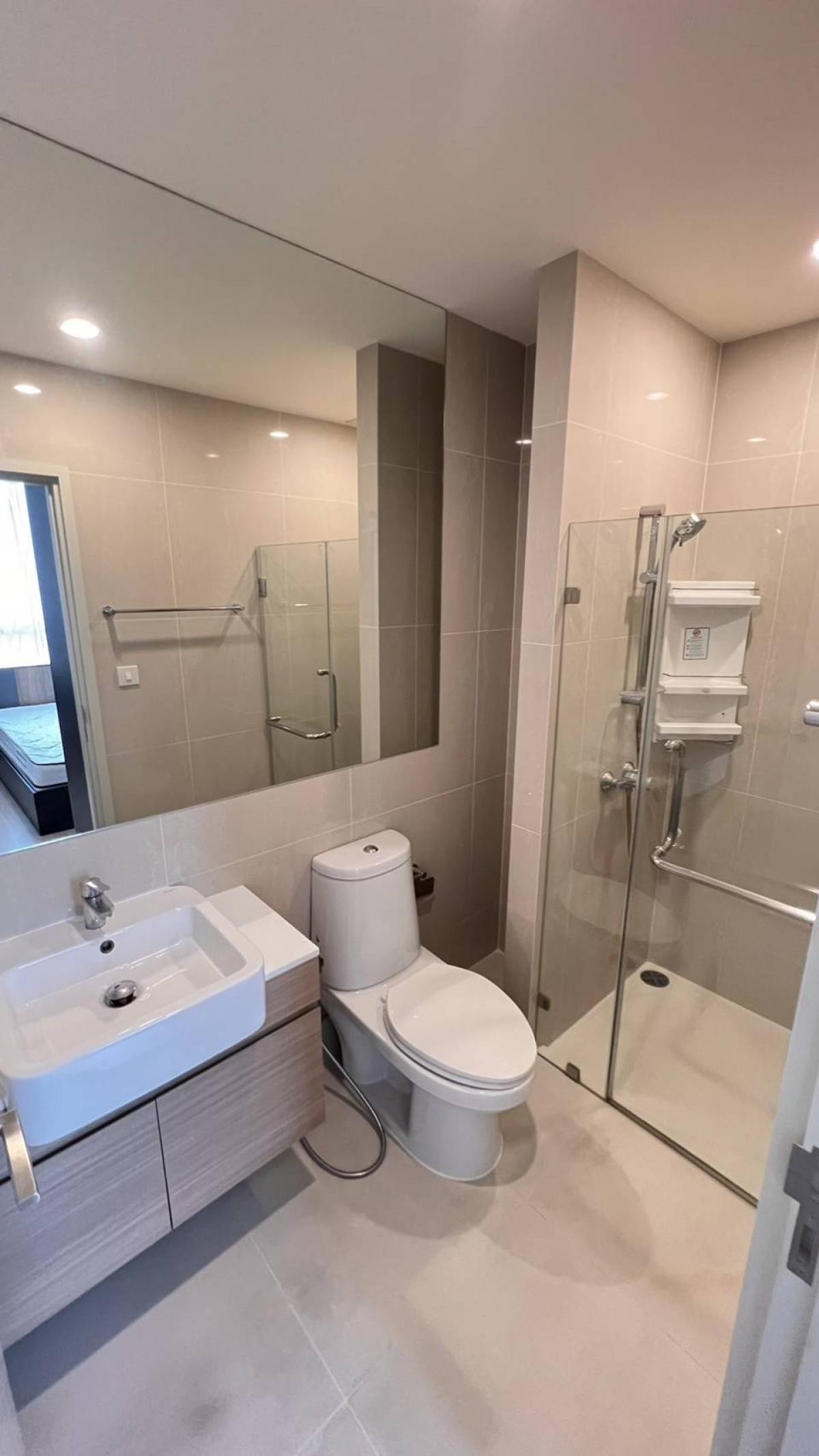 For SaleCondoRatchadapisek, Huaikwang, Suttisan : Condo Noble Revolve Ratchada 2 bedrooms near BTS/MRTFor sale at 7.7 million or rent for 25,000 baht/month, great value!