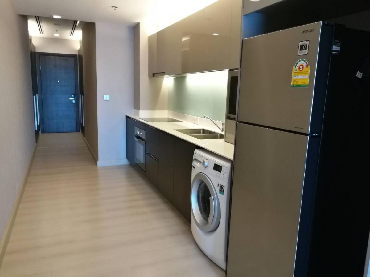 For RentCondoSapankwai,Jatujak : Large room 3 bedrooms 2 bathrooms near BTS Saphan Khwai, only 50 meters.The Signature by Urbano with complete facilities for rent at only 56,000 Baht/month.