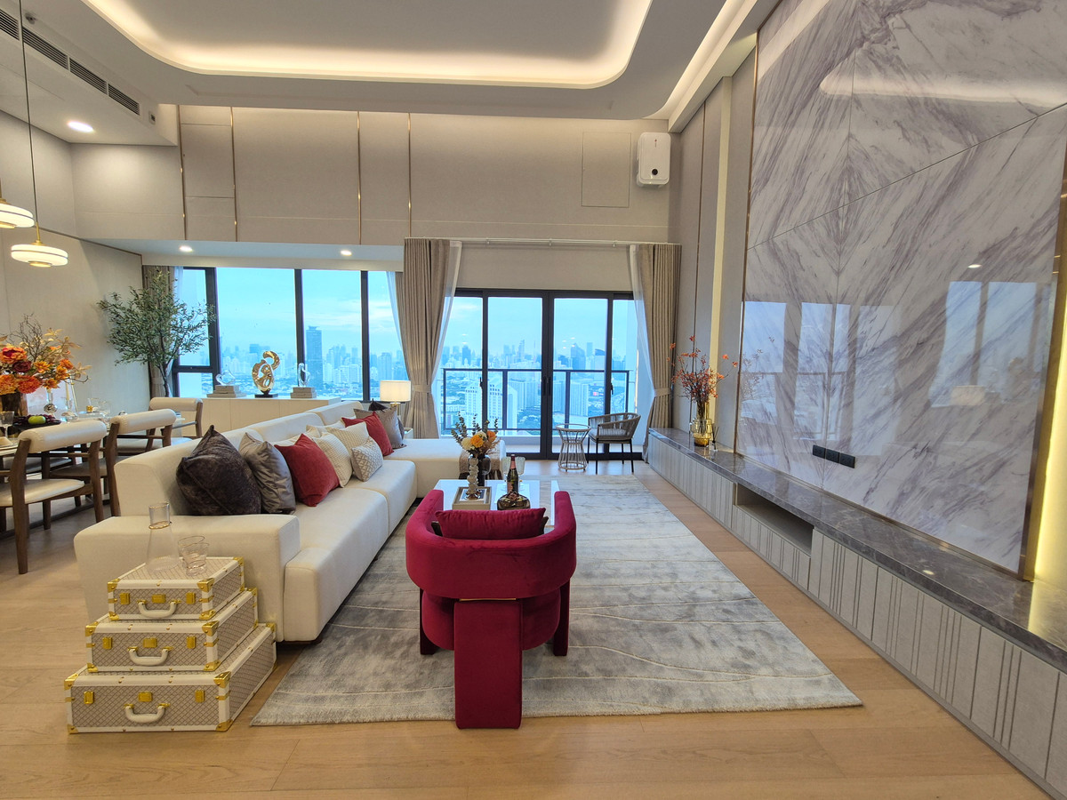 For SaleCondoRama9, Petchburi, RCA : 🔥( DUPLEX PENTHOUSE!! ) #Biggest room Landmark @MRTA Station Rama 9, hotel-style service Branded Residences