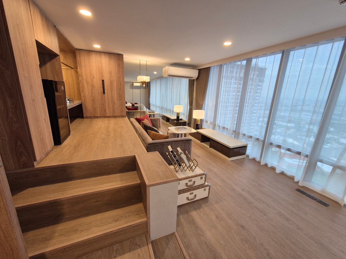 For SaleCondoRama9, Petchburi, RCA : 🔥( DUPLEX PENTHOUSE!! ) #Biggest room Landmark @MRTA Station Rama 9, hotel-style service Branded Residences