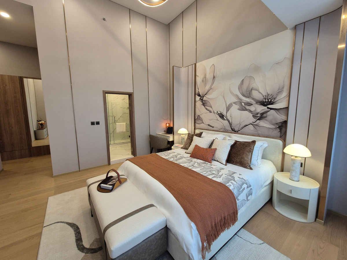 For SaleCondoRama9, Petchburi, RCA : 🔥( DUPLEX PENTHOUSE!! ) #Biggest room Landmark @MRTA Station Rama 9, hotel-style service Branded Residences