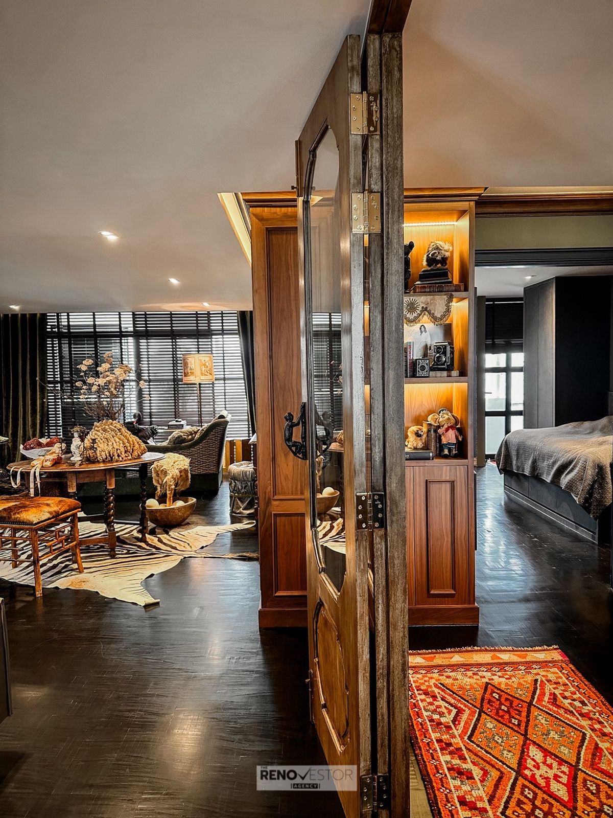 สุขุมวิท อโศก ทองหล่อ : An extraordinary vintage-luxury residence in the heart of Sukhumvit MOVE-IN-READY!!!