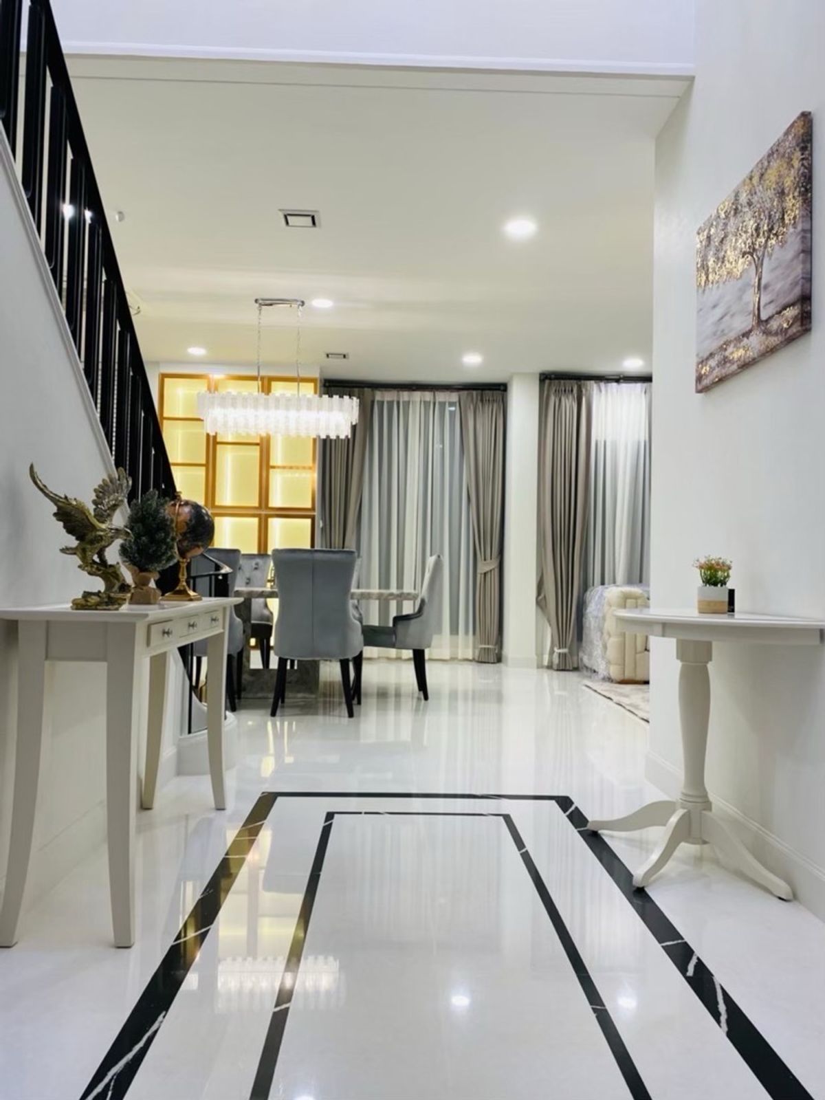 For RentHousePattanakan, Srinakarin : Luxury House at Rama 9-Krungthepkreetha for rent and sale