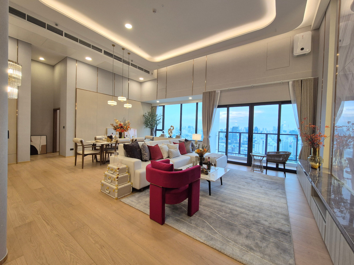 For SaleCondoRama9, Petchburi, RCA : 🔥( DUPLEX PENTHOUSE!! ) #Biggest room Landmark @MRTA Station Rama 9, hotel-style service Branded Residences