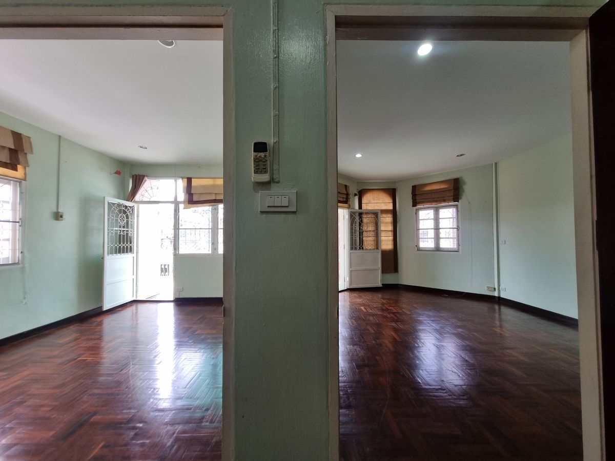 ขายบ้านพระราม 3 สาธุประดิษฐ์ : ขายบ้านนนทรี 8 ทำเลดี เดินทางสะดวก ใกล้ทางด่วน พระราม 3