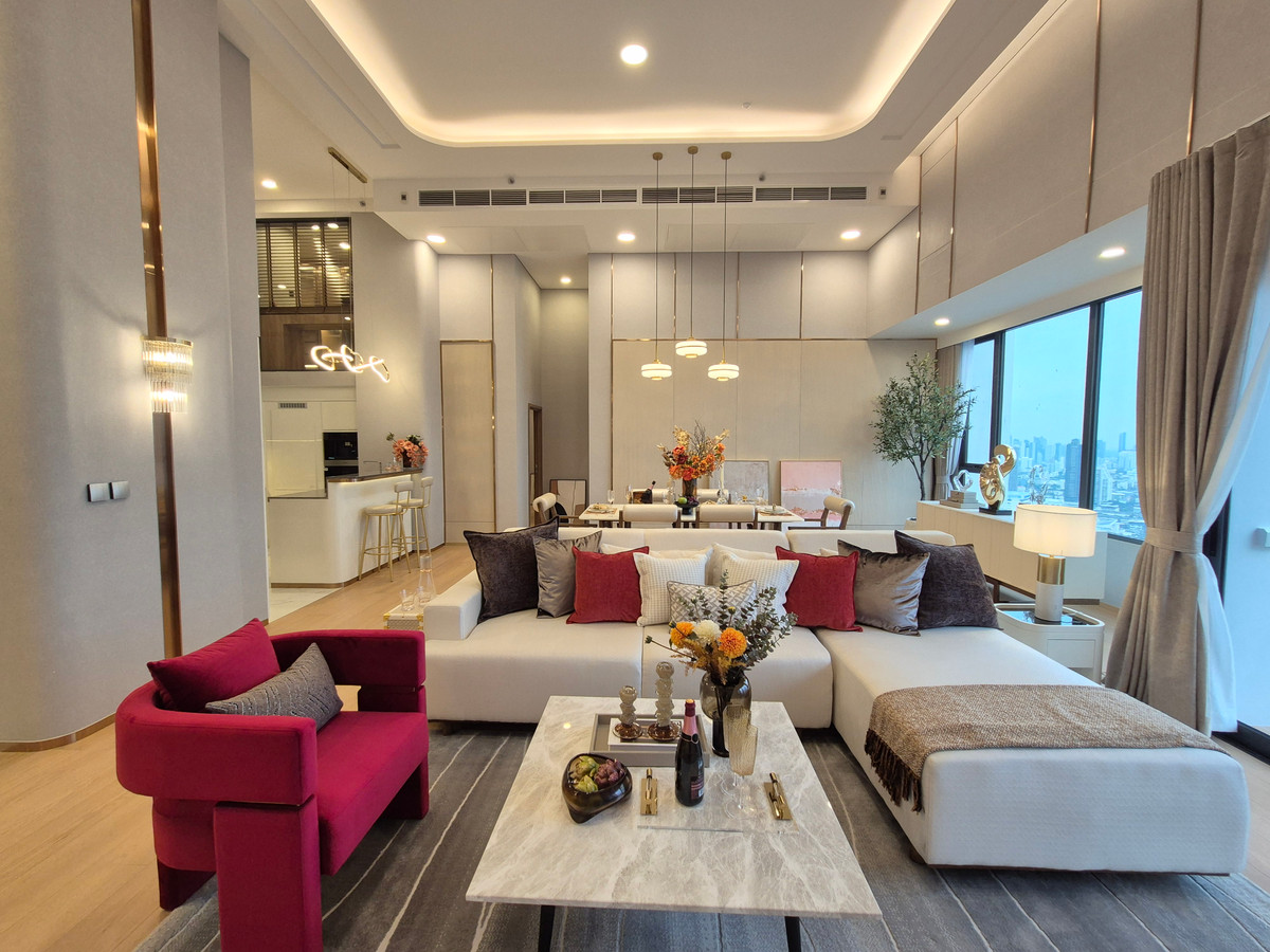 For SaleCondoRama9, Petchburi, RCA : 🔥( DUPLEX PENTHOUSE!! ) #Biggest room Landmark @MRTA Station Rama 9, hotel-style service Branded Residences