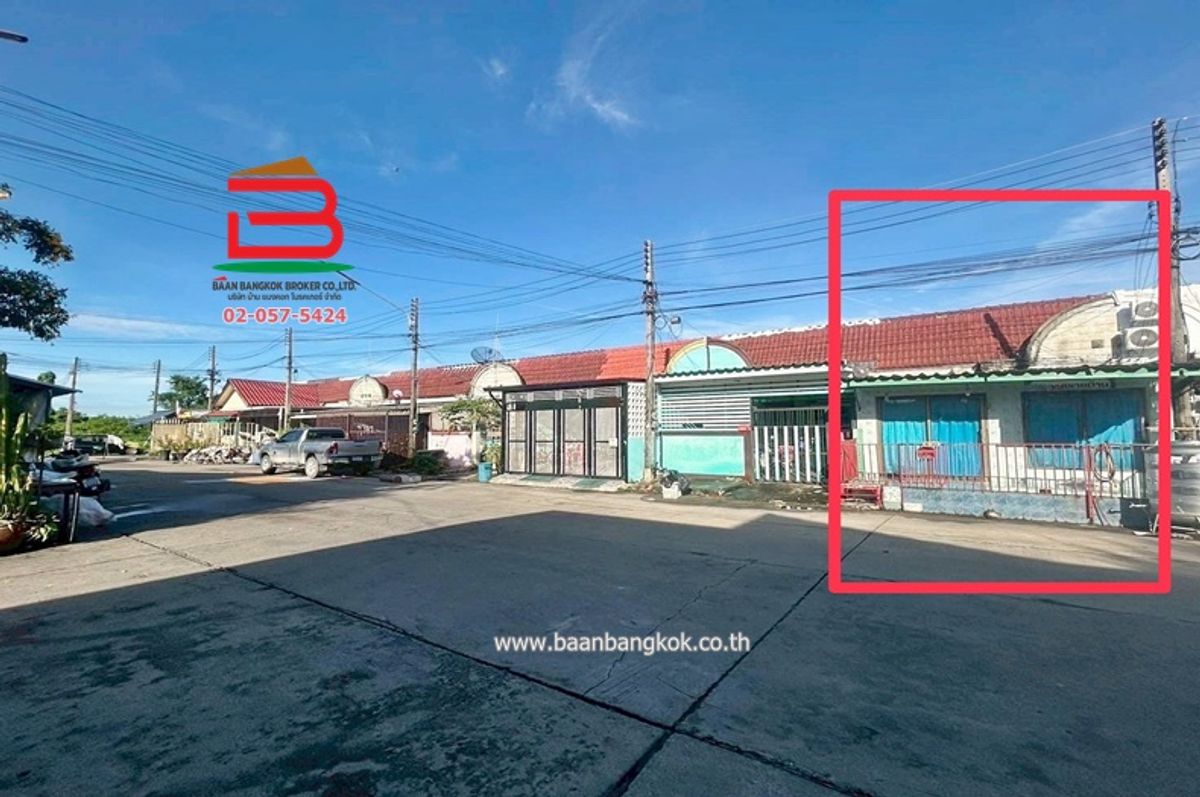 ขายทาวน์โฮมปทุมธานี รังสิต ธรรมศาสตร์ : ทาวน์เฮาส์ หมู่บ้าน ณัฐวดี เนื้อที่ 19.4 ตรว. ใกล้ตลาดนัดคลอง 8 ถนนรังสิต-นครนายก ตำบลลำผักกูด อำเภอธัญบุรี จังหวัดปทุมธานี