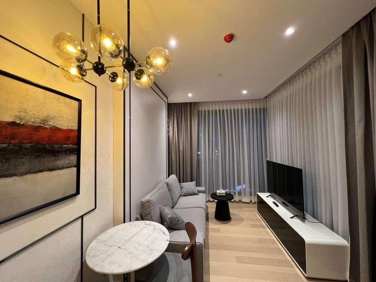 ให้เช่าคอนโดสุขุมวิท อโศก ทองหล่อ : ❤️❤️For rent Ashton asoke rama9
1 ห้องนอน ขนาด 35 ตรม. ชั้น 15 อาคาร ALPHA line @900cqqhk tel 0859114585 

เฟอร์นิเจอร์ครบ บิ๊วอินอย่างดี เครื่องใช้ไฟฟ้าครบ