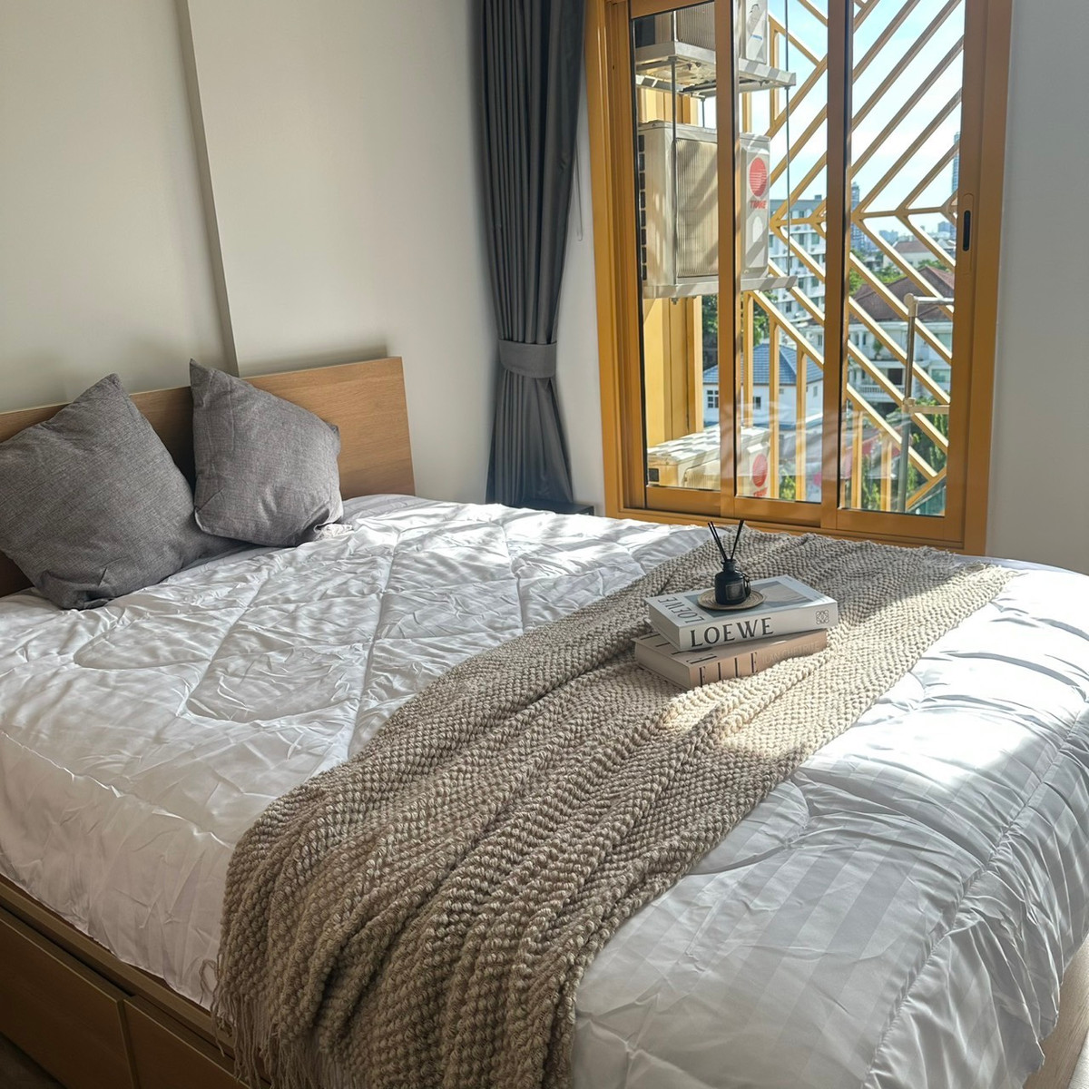 For RentCondoOnnut, Udomsuk : Urgent rent. The Base Sukhumvit 50 Room 1 Bed Plus View Stadium View in the morning. Wake up bright: @livingalign