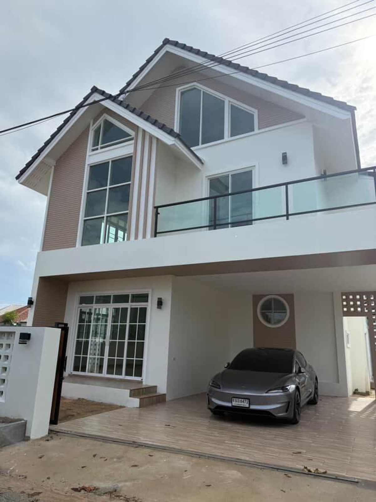 ให้เช่าเชียงใหม่ : ให้เช่าPool Villa สองชั้น   มี  4 ห้องนอน 4 ห้องน้ำ 1  ห้องครัว  2  ที่จอดรถ