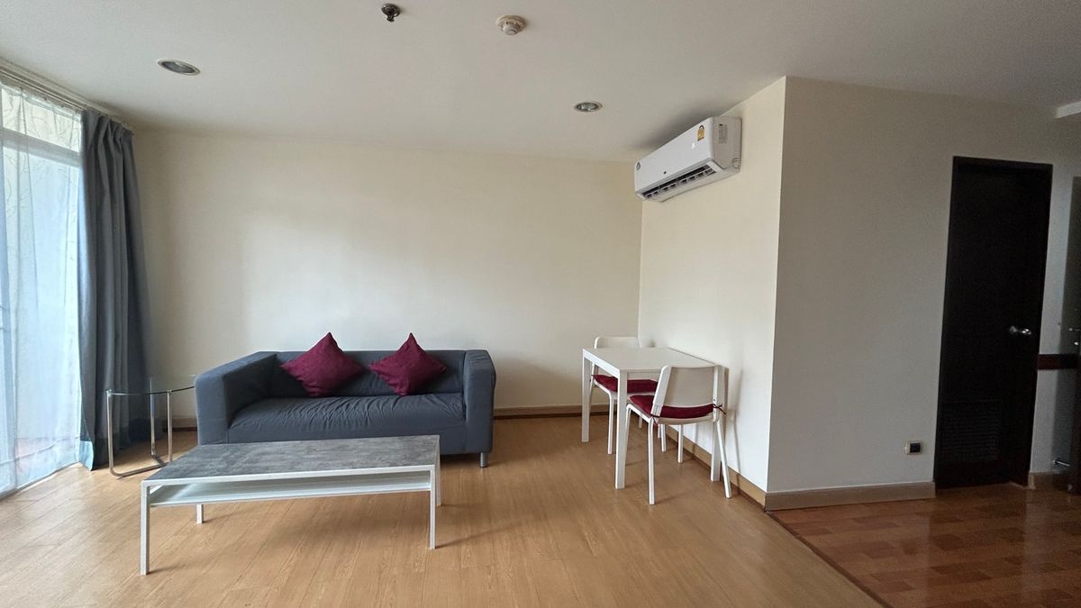 ให้เช่าคอนโดสีลม ศาลาแดง บางรัก : Condo ปภาดา ให้เช่า 1  ห้องนอน พร้อมอยู่ ทำเลใจกลางเมือง ซอย ถนน ปั้น สีลม  