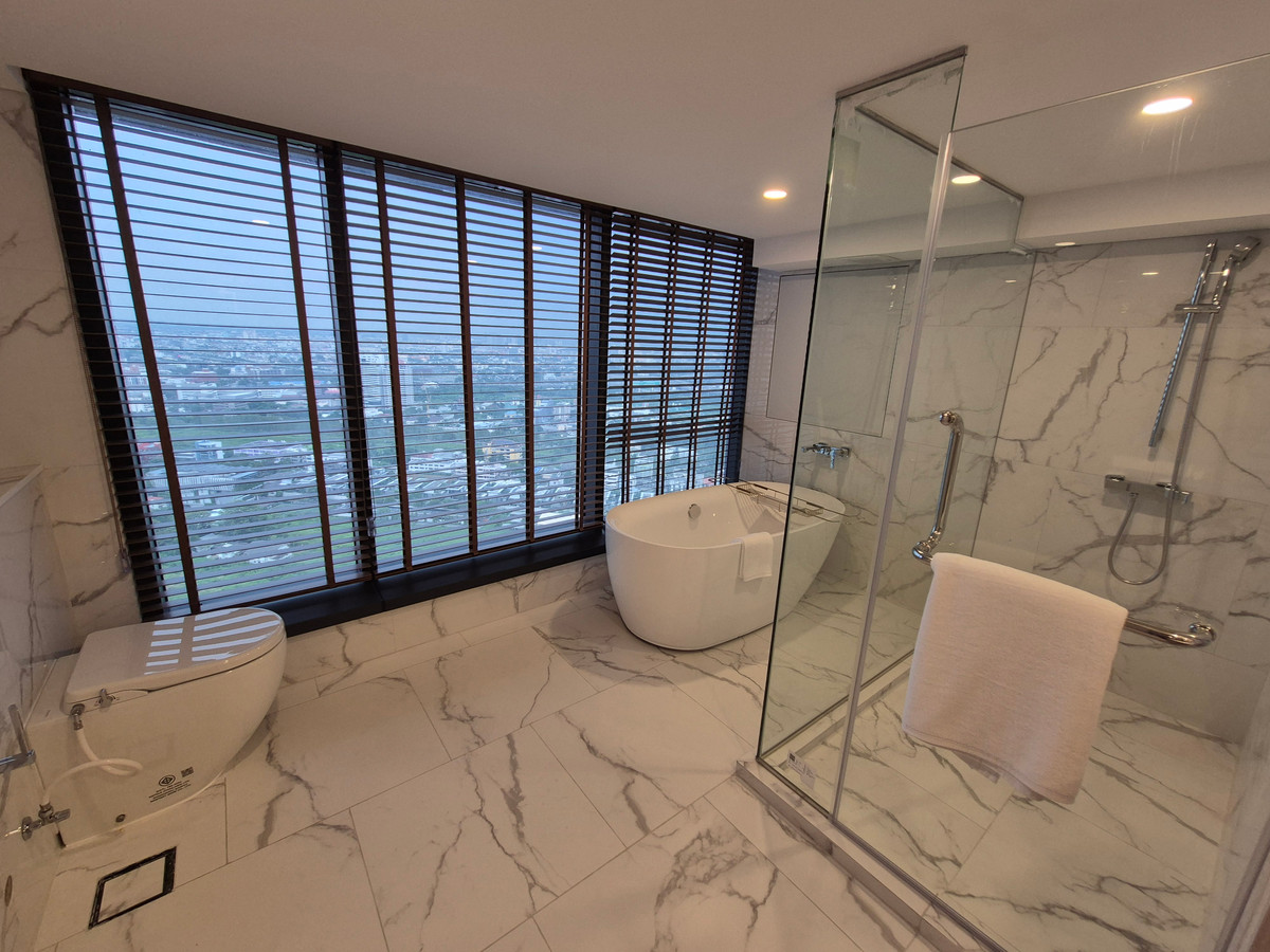 For SaleCondoRama9, Petchburi, RCA : 🔥( DUPLEX PENTHOUSE!! ) #Biggest room Landmark @MRTA Station Rama 9, hotel-style service Branded Residences