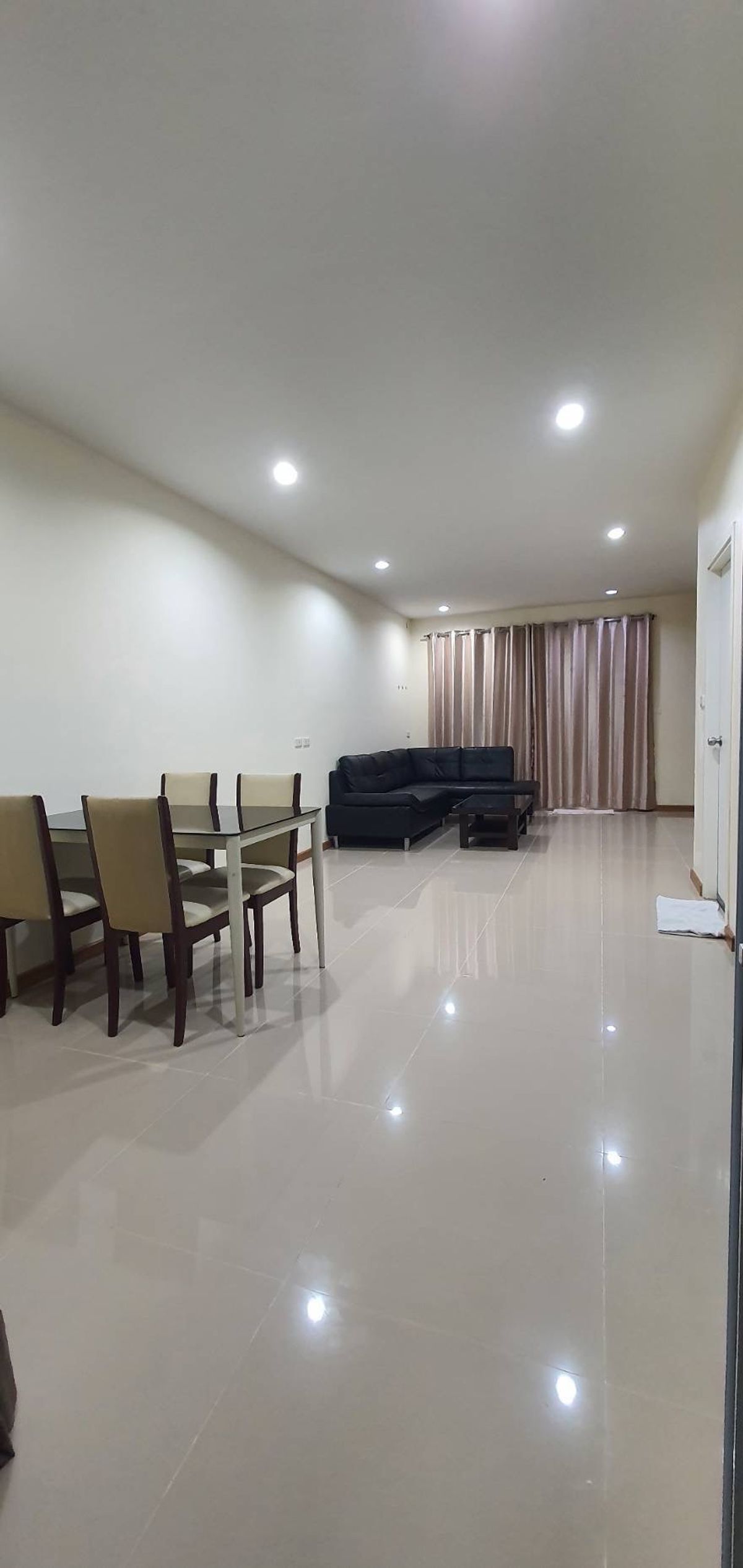 ให้เช่าทาวน์โฮมพัฒนาการ ศรีนครินทร์ : B1004Townhome for rent Villette City Pattanakarn38 area 21 sqw 160sqm 3 beds rent 32k 