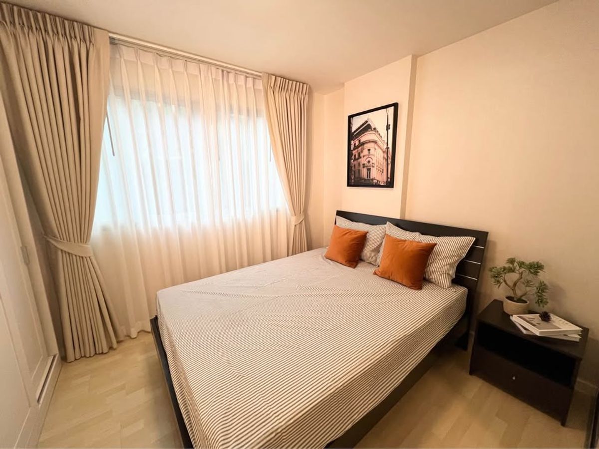 For SaleCondoNawamin, Ramindra : (Code AM1726) Urgent sale !!! D Condo Ram Inthra, a beautiful room ready Lighting location in the middle of the main road, Ram Inthra Near the Chalong Rat Expressway, only 5 minutes, near MRT, Malab Station, only 300 meters.