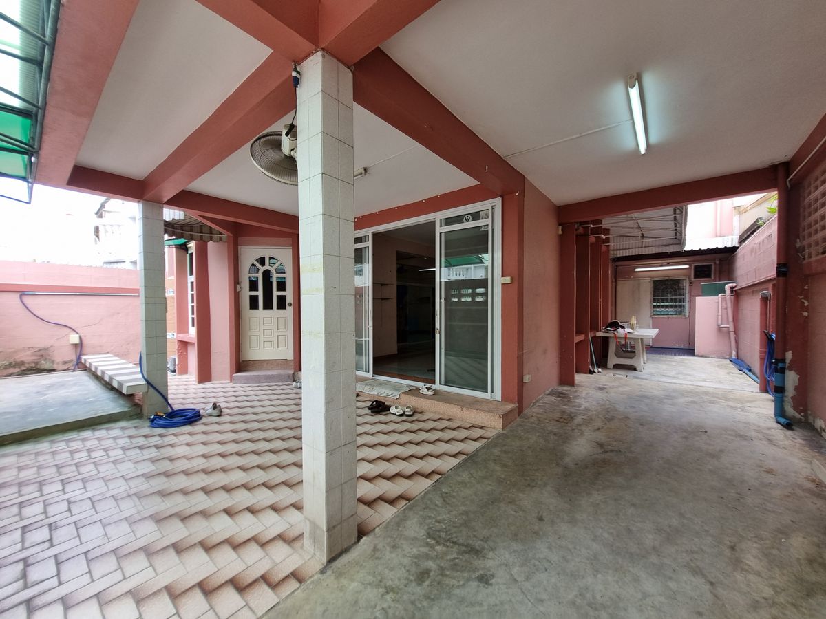 ขายบ้านพระราม 3 สาธุประดิษฐ์ : ขายบ้านนนทรี 8 ทำเลดี เดินทางสะดวก ใกล้ทางด่วน พระราม 3