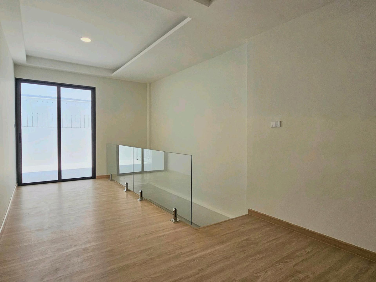 ขายลาดพร้าว เซ็นทรัลลาดพร้าว : 001FSI🔥 รีโนเวทใหม่ บ้านหรู 2 ชั้น พหลโยธิน 23 เพียง 12.5 ล้าน!💰