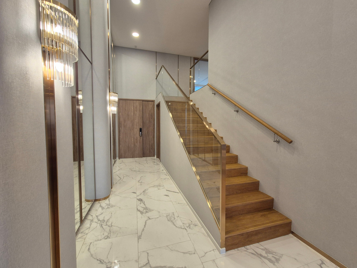 For SaleCondoRama9, Petchburi, RCA : 🔥( DUPLEX PENTHOUSE!! ) #Biggest room Landmark @MRTA Station Rama 9, hotel-style service Branded Residences