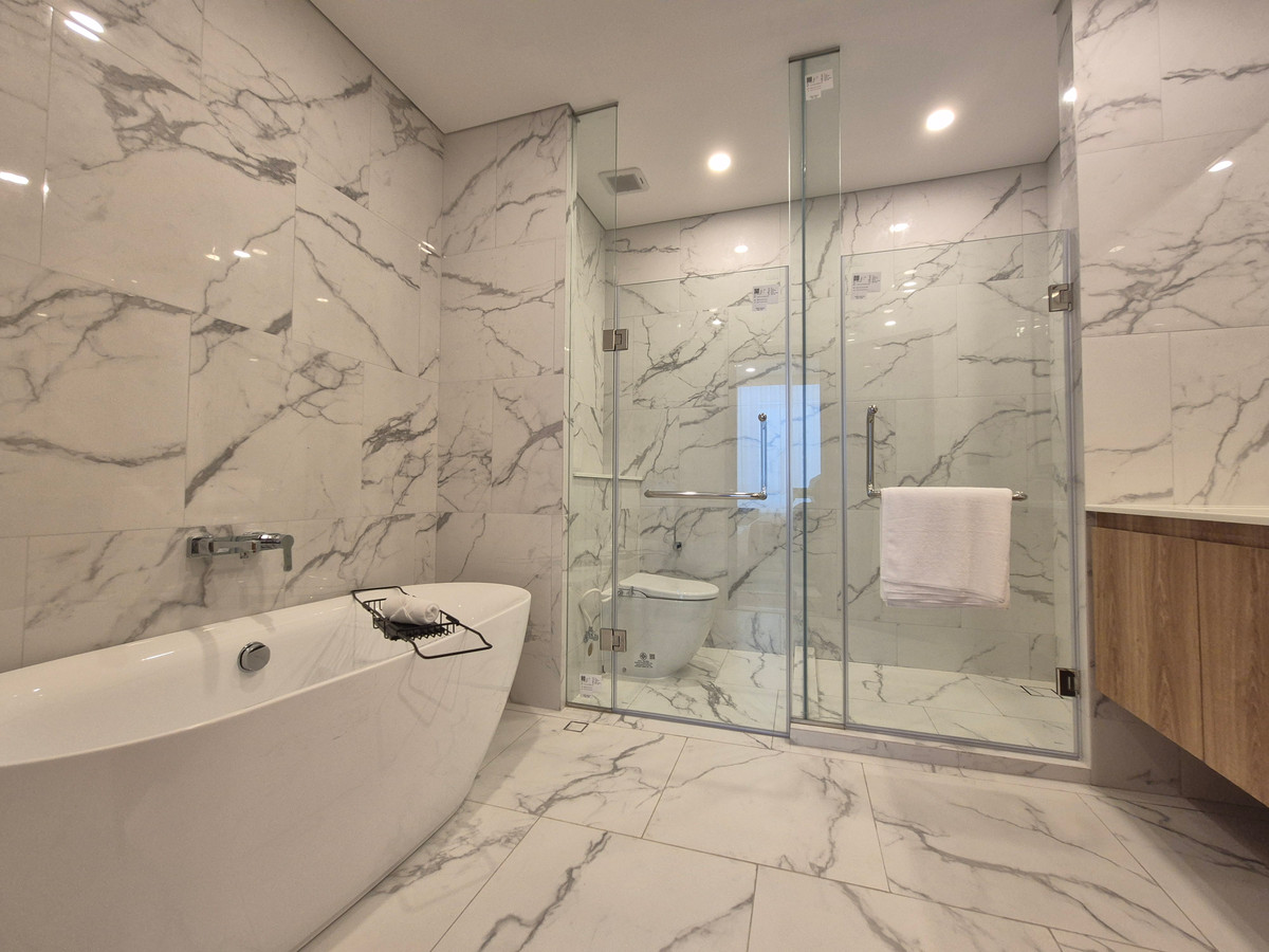 For SaleCondoRama9, Petchburi, RCA : 🔥( DUPLEX PENTHOUSE!! ) #Biggest room Landmark @MRTA Station Rama 9, hotel-style service Branded Residences