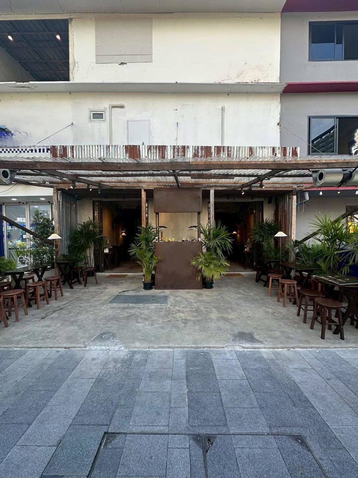 เซ้งอาคารพาณิชย์สยาม จุฬา สามย่าน :  ❖ Rare Unit Commercial building ❖ 3 ชั้น พื้นที่ใช้สอย 248.00 ตร.ม. | 2 ห้องน้ำ | ใกล้ สยาม สามย่าน จุฬาลงกรณ์มหาวิทยาลัย
