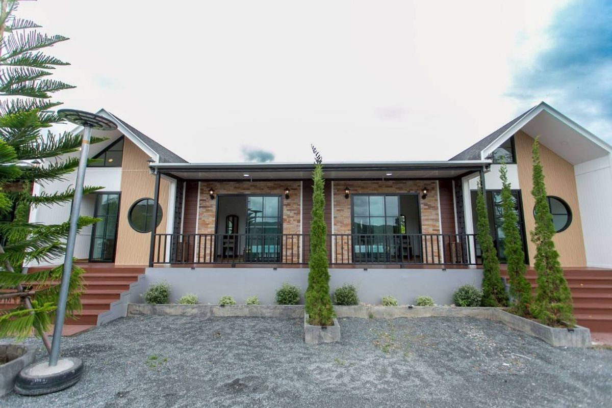 For RentHouseChiang Mai : - Single storey house for rent with 6 bedrooms,3 toilets 1 kitchen, 2 parking spaces. 