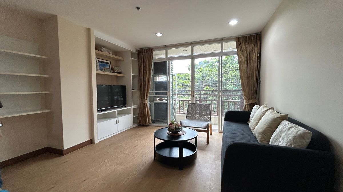 ให้เช่าคอนโดสีลม ศาลาแดง บางรัก : Condo ปภาดา ขายหรือให้เช่า 2  ห้องนอน พร้อมอยู่  ทำเลใจกลางเมือง ซอย ถนน ปั้น สีลม 
