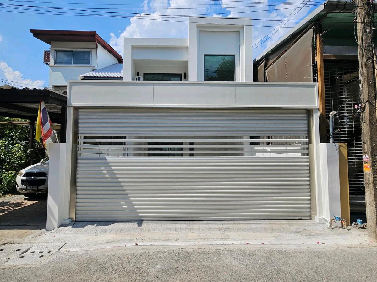 ขายลาดพร้าว เซ็นทรัลลาดพร้าว : 001FSI🔥 รีโนเวทใหม่ บ้านหรู 2 ชั้น พหลโยธิน 23 เพียง 12.5 ล้าน!💰