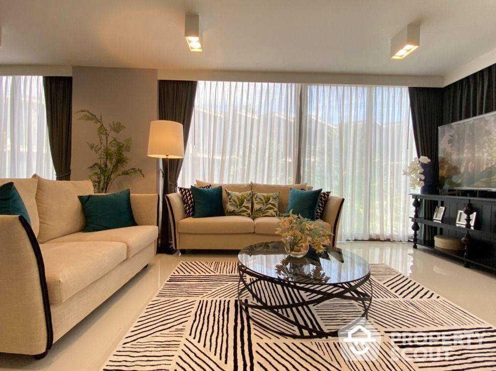 For SaleCondoHuahin, Prachuap Khiri Khan, Pran Buri : 3-BR Condo at The Pine Hua Hin close to Khao Takiab beach