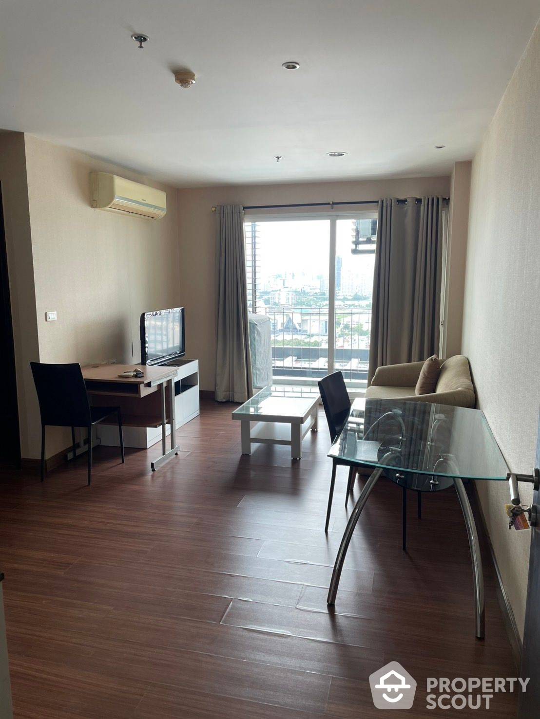 For SaleCondoRatchadapisek, Huaikwang, Suttisan : 2-BR Condo at Diamond Ratchada near MRT Huai Khwang