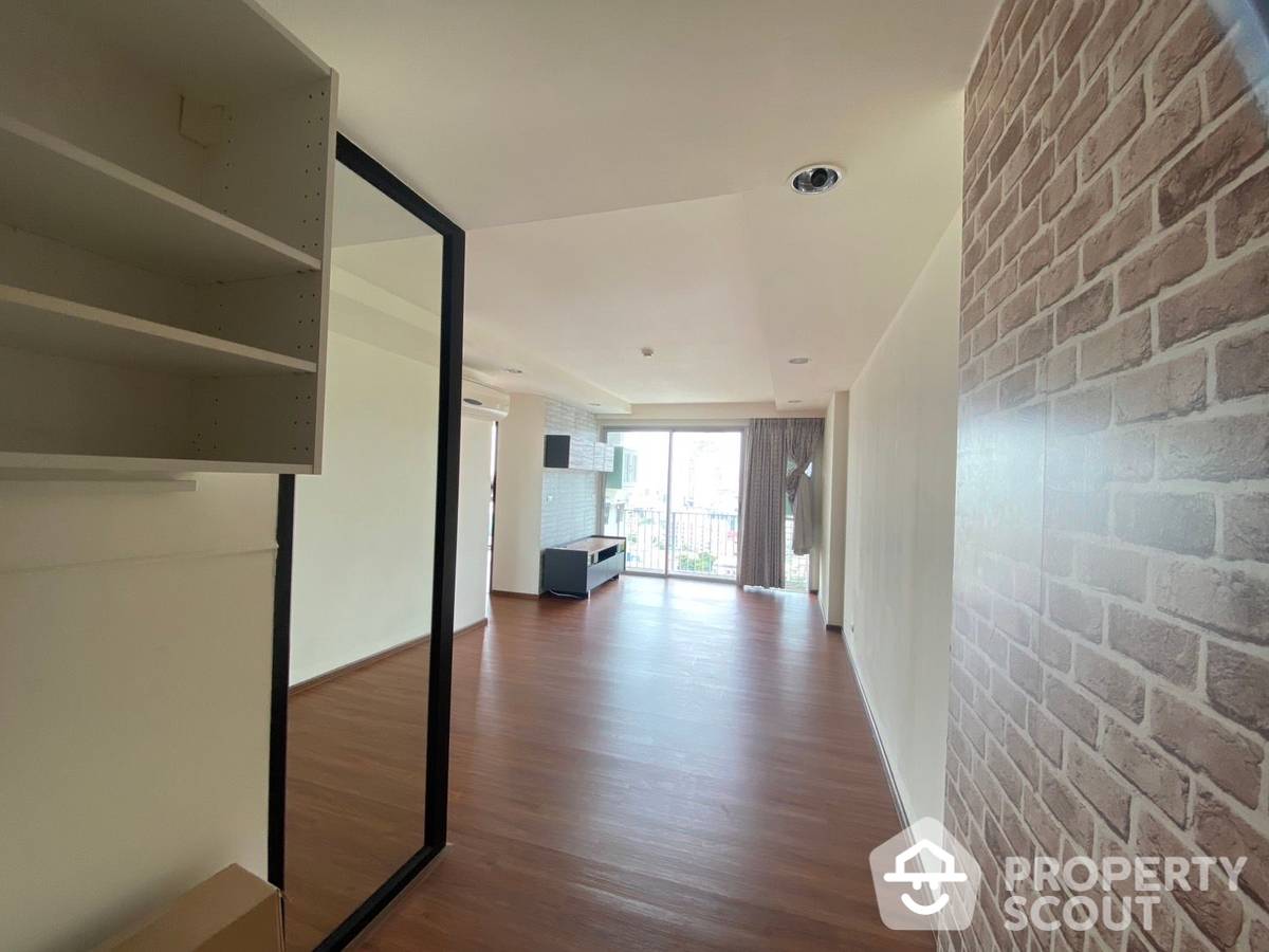 For SaleCondoLadprao, Central Ladprao : 2-BR Condo at The Line Phahonyothin Park near MRT Phahon Yothin