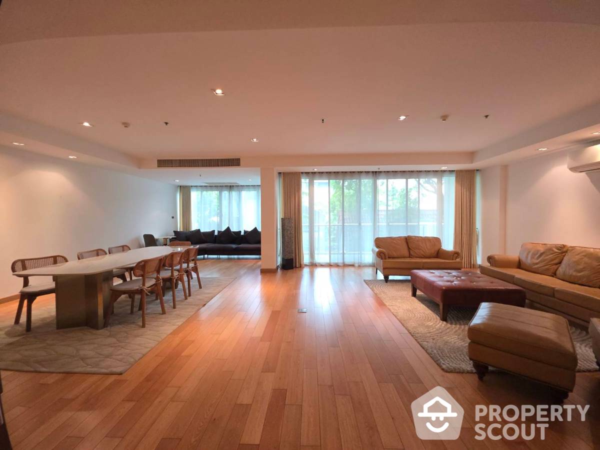 For SaleCondoSukhumvit, Asoke, Thonglor : 4-BR Condo at Belgravia Residences Condominium near BTS Thong Lor