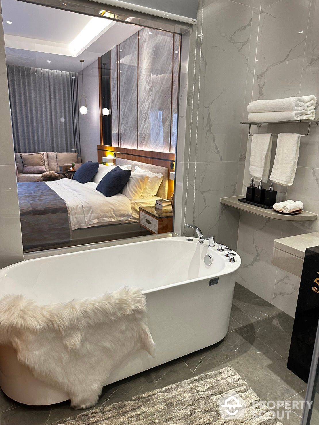 For SaleCondoPattaya, Bangsaen, Chonburi : 1-BR Condo at Wyndham Jomtien Pattaya close to Pattaya