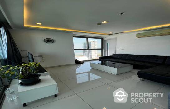 For SaleCondoPattaya, Bangsaen, Chonburi : 2-BR Condo at Wongamat Tower Condominium close to Sanctuary of Truth