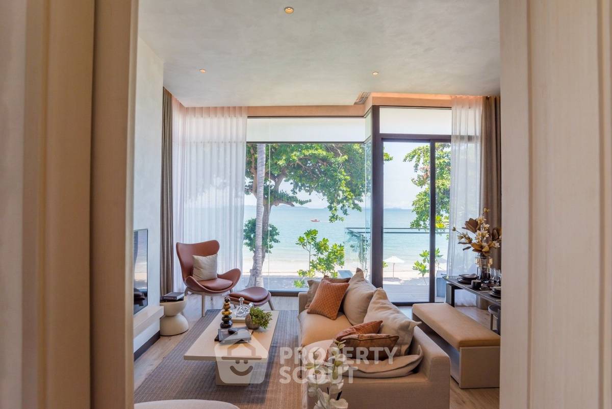 For SaleCondoPattaya, Bangsaen, Chonburi : 1-BR Condo at AROM WONGAMAT close to Sanctuary of Truth