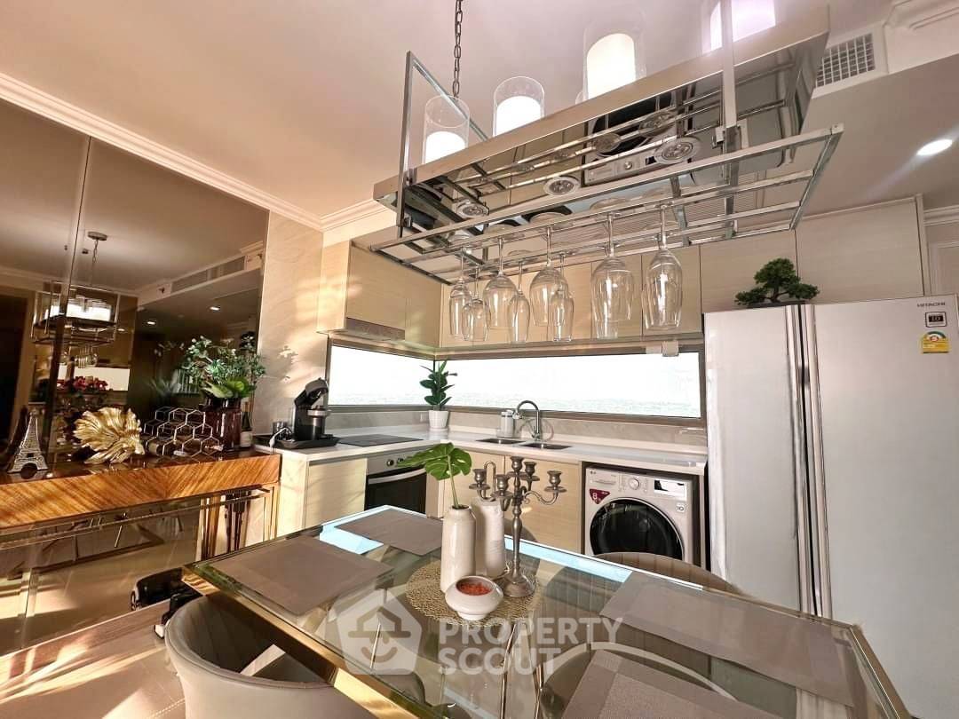 For SaleCondoPattaya, Bangsaen, Chonburi : 2-BR Condo at The Riviera Jomtien close to Jomtien Beach
