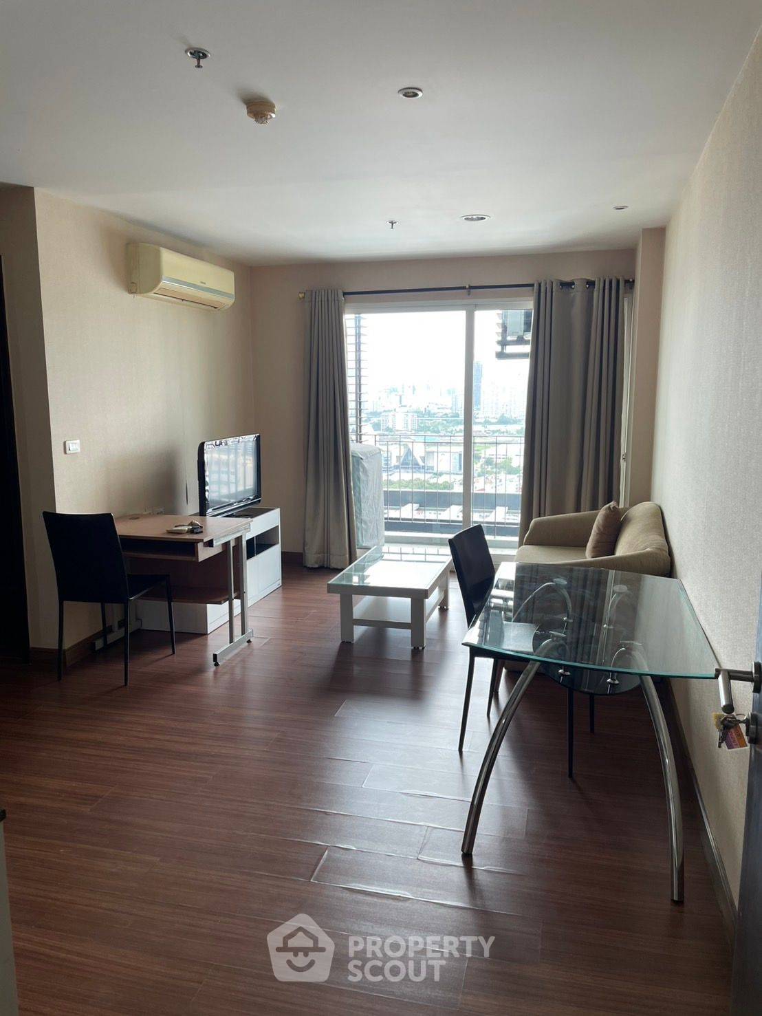 For SaleCondoRatchadapisek, Huaikwang, Suttisan : 2-BR Condo at Diamond Ratchada near MRT Huai Khwang