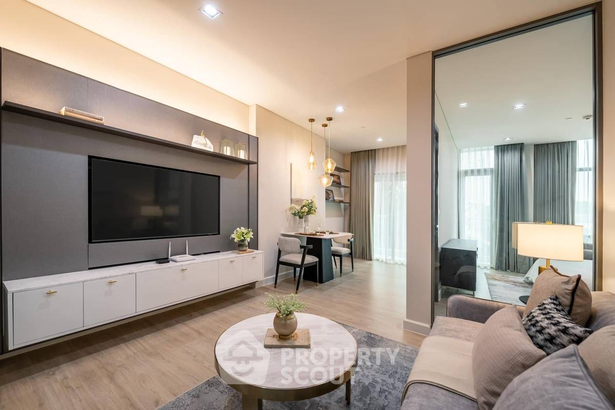 For SaleCondoSathorn, Narathiwat : 1-BR Condo at The Room Charoenkrung 30 near BTS Saphan Taksin