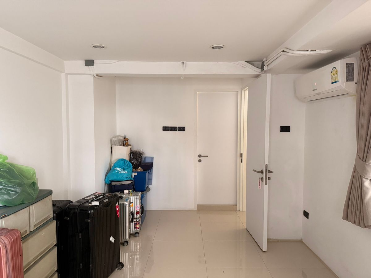 ขายทาวน์โฮมพัฒนาการ ศรีนครินทร์ : ทาวน์โฮม สุขุมวิท 26 / 3 ห้องนอน (ขาย), Townhome Sukhumvit 26 / 3 Bedrooms (FOR SALE) PALM878