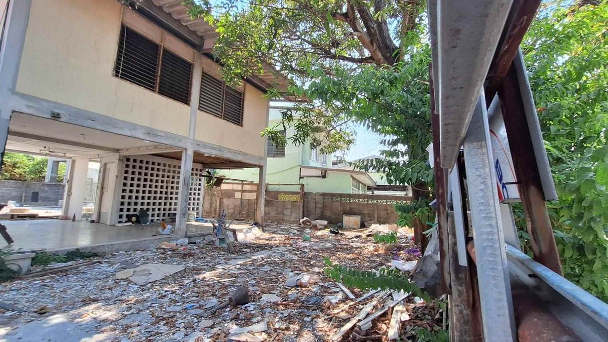 ขายที่ดินพัฒนาการ ศรีนครินทร์ : ขายที่ดินเปล่า หมู่บ้านนักกีฬาแหลมทอง ถ.กรุงเทพกรีฑา ใกล้โรงเรียนศรีพฤฒา (N.987)