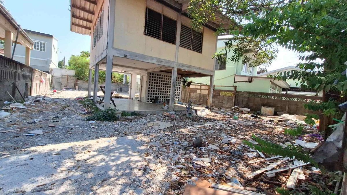 ขายที่ดินพัฒนาการ ศรีนครินทร์ : ขายที่ดินเปล่า หมู่บ้านนักกีฬาแหลมทอง ถ.กรุงเทพกรีฑา ใกล้โรงเรียนศรีพฤฒา (N.987)