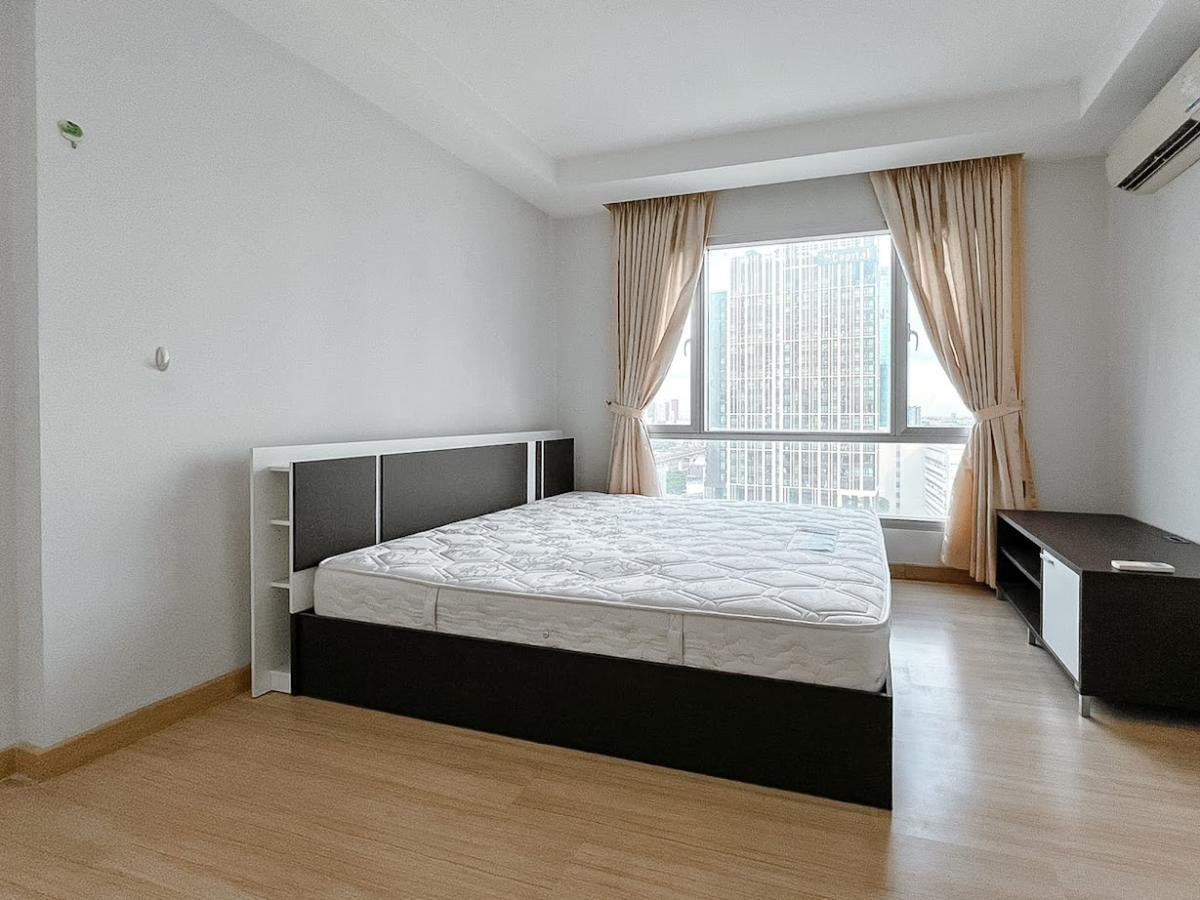 For SaleCondoRama9, Petchburi, RCA : For Sale Condo , Thru Thonglor , high floor , BTS-Thong Lo , Bang Kapi , Huai Khwang , Bangkok ,  CX-135754