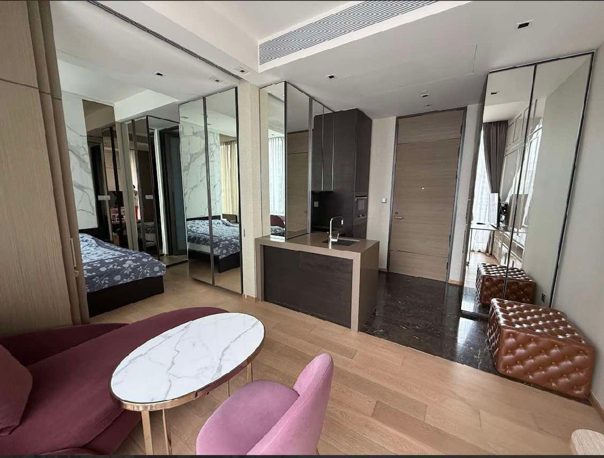 For RentCondoWitthayu, Chidlom, Langsuan, Ploenchit : ⚜️ Hot Deal Luxury 1 Bedroom for Rent at 28 CHIDLOM ⚜️