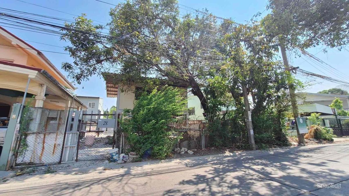 ขายที่ดินพัฒนาการ ศรีนครินทร์ : ขายที่ดินเปล่า หมู่บ้านนักกีฬาแหลมทอง ถ.กรุงเทพกรีฑา ใกล้โรงเรียนศรีพฤฒา (N.987)