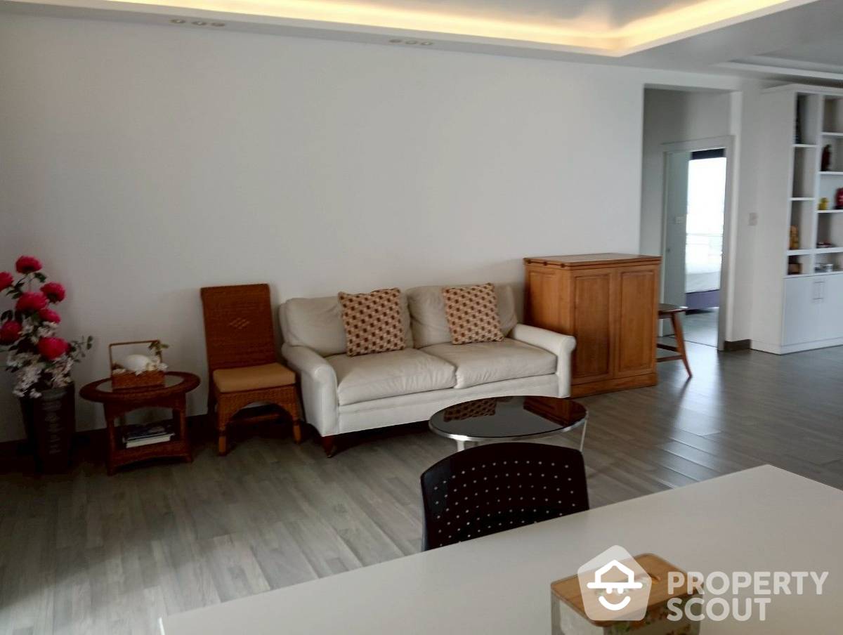 For SaleCondoPattaya, Bangsaen, Chonburi : 3-BR Condo at Royal Cliff Garden Condominium close to Bali Hai Pier Pattaya