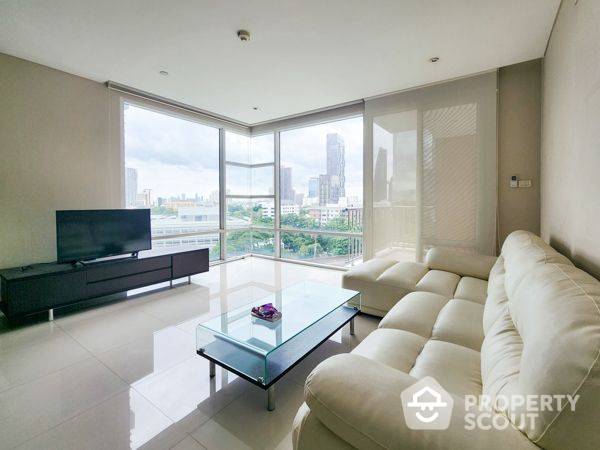 For SaleCondoSukhumvit, Asoke, Thonglor : 3-BR Condo at Fullerton Sukhumvit near BTS Ekkamai