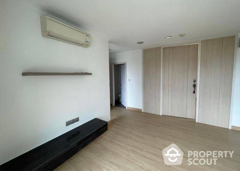 For SaleCondoChaengwatana, Muangthong : 2-BR Condo at B Campus Prachachuen close to Ngam Wong Wan