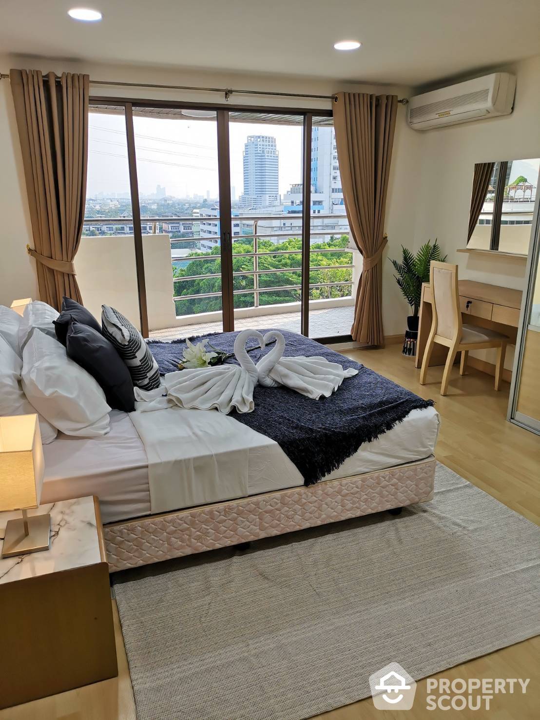 ให้เช่าคอนโดพัฒนาการ ศรีนครินทร์ : คอนโด 2-ห้องนอน ที่ ฟลอร่าวิลล์ คอนโดมิเนียม ใกล้ ARL หัวหมาก