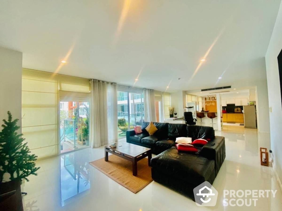 For SaleCondoHuahin, Prachuap Khiri Khan, Pran Buri : 2-BR Condo at The Breeze Hua Hin close to Khao Takiab beach