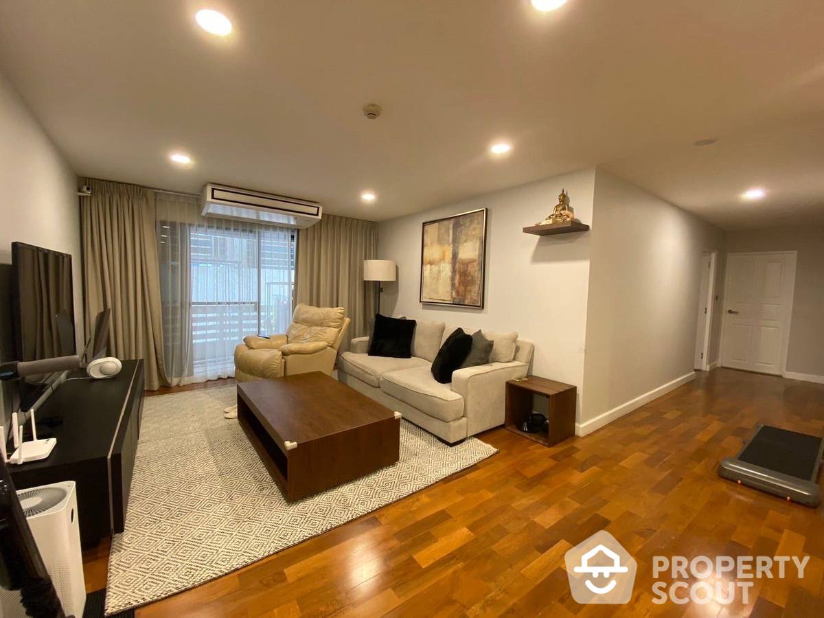 For SaleCondoSukhumvit, Asoke, Thonglor : 2-BR Condo at Le Premier 2 Condominium near BTS Thong Lor