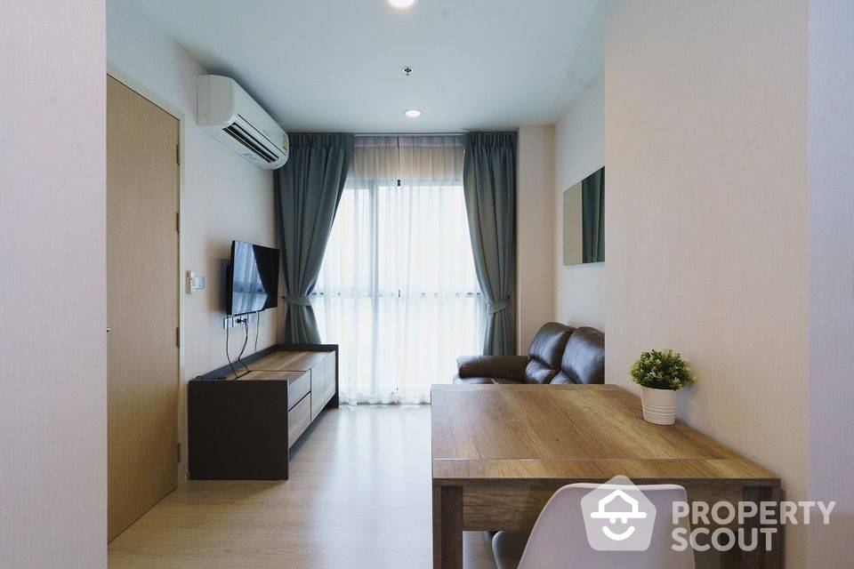 For SaleCondoRama9, Petchburi, RCA : 1-BR Condo at Rhythm Asoke Ll near MRT Phra Ram 9