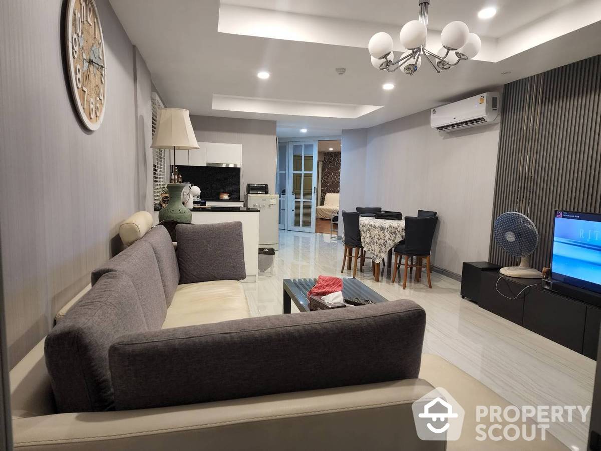 For RentCondoPattaya, Bangsaen, Chonburi : 1-BR Condo at Park Beach Condo close to Sanctuary of Truth
